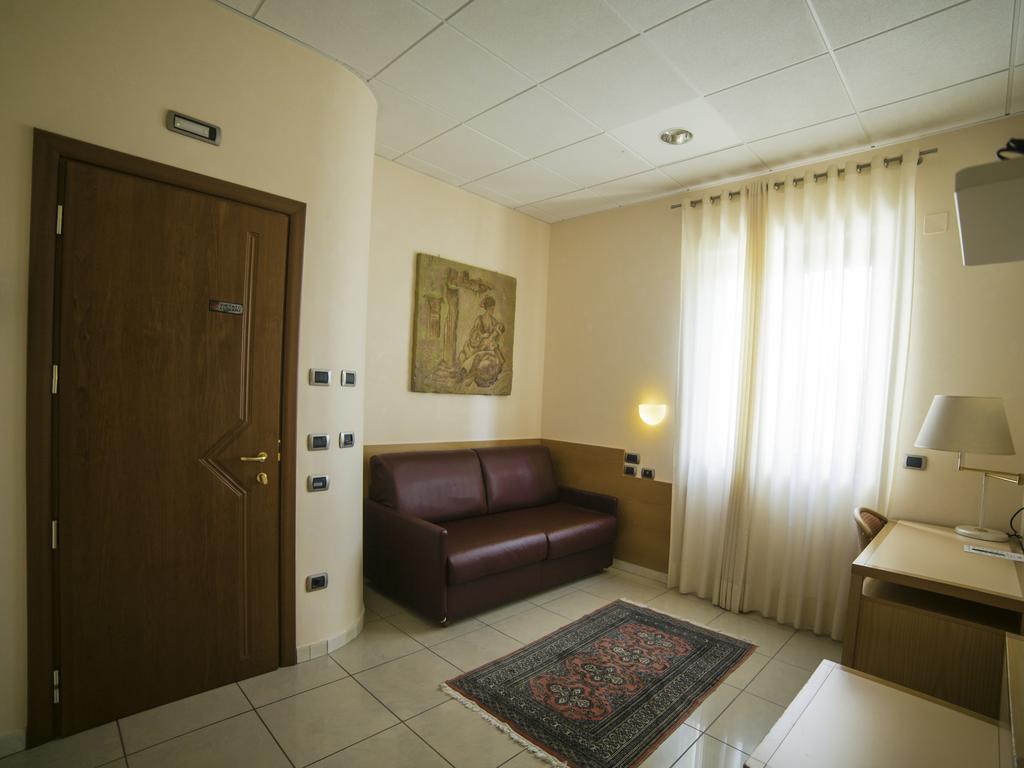 Park Hotel La Grave Castellana Grotte Exterior photo
